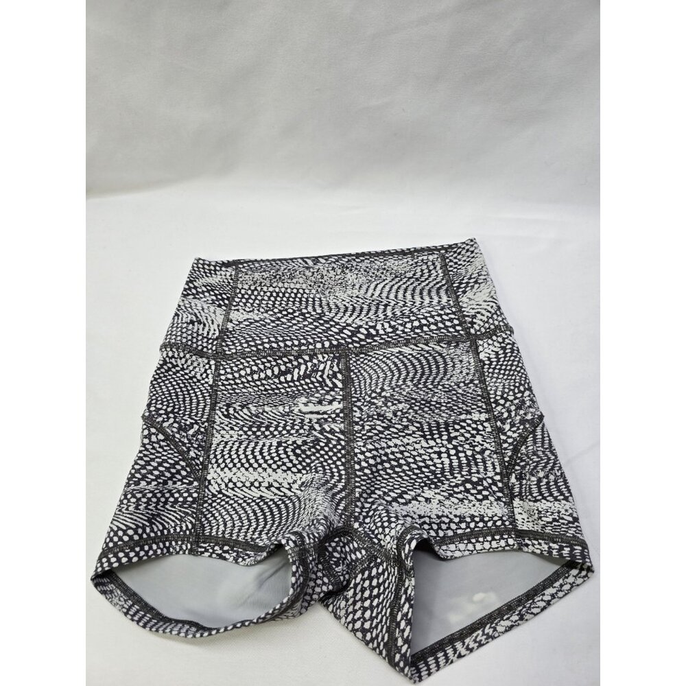Lululemon In Movement Short Everlux 2.5" Swerve Vapor Metal Grey Size 2